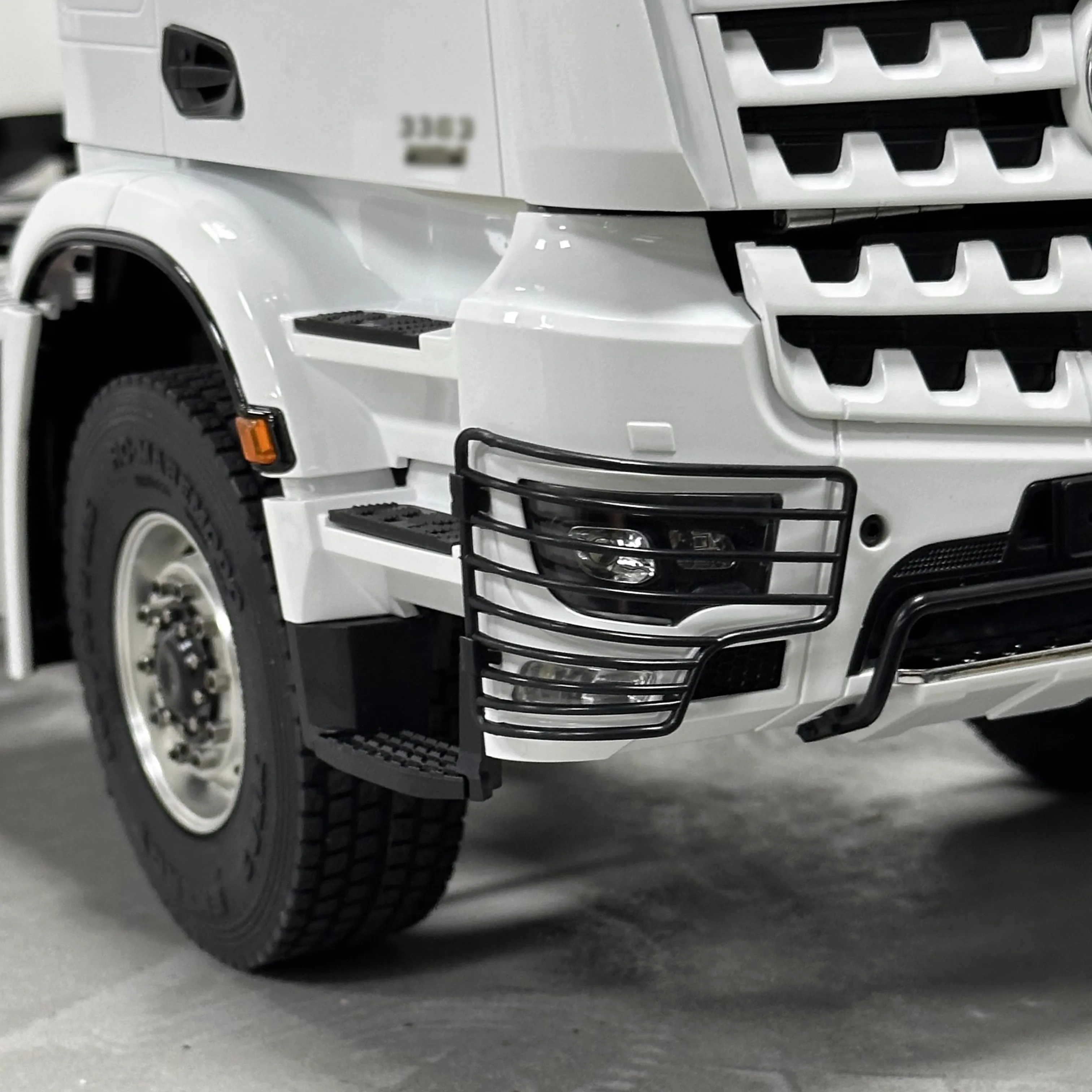 Trailer Tractor 3363 6x6 With Rotating Lights, Sound And Lighting Systems For Benz 1/14 Rc Engineering Remote Control Model image 5