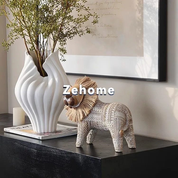 Little Venice Lion Little Fair Lion Nordic Transport Animal Ornament Wabi Art Living Room Study Bedroom Ornament