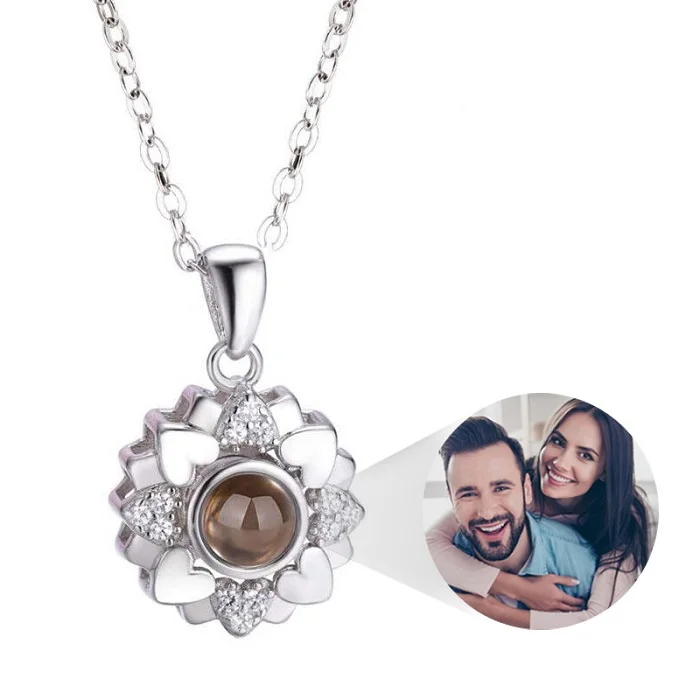 

Personalized Projection Flower Necklace Custom Photo Fashion Memory Jewelry Mother's Day Gift for Mom