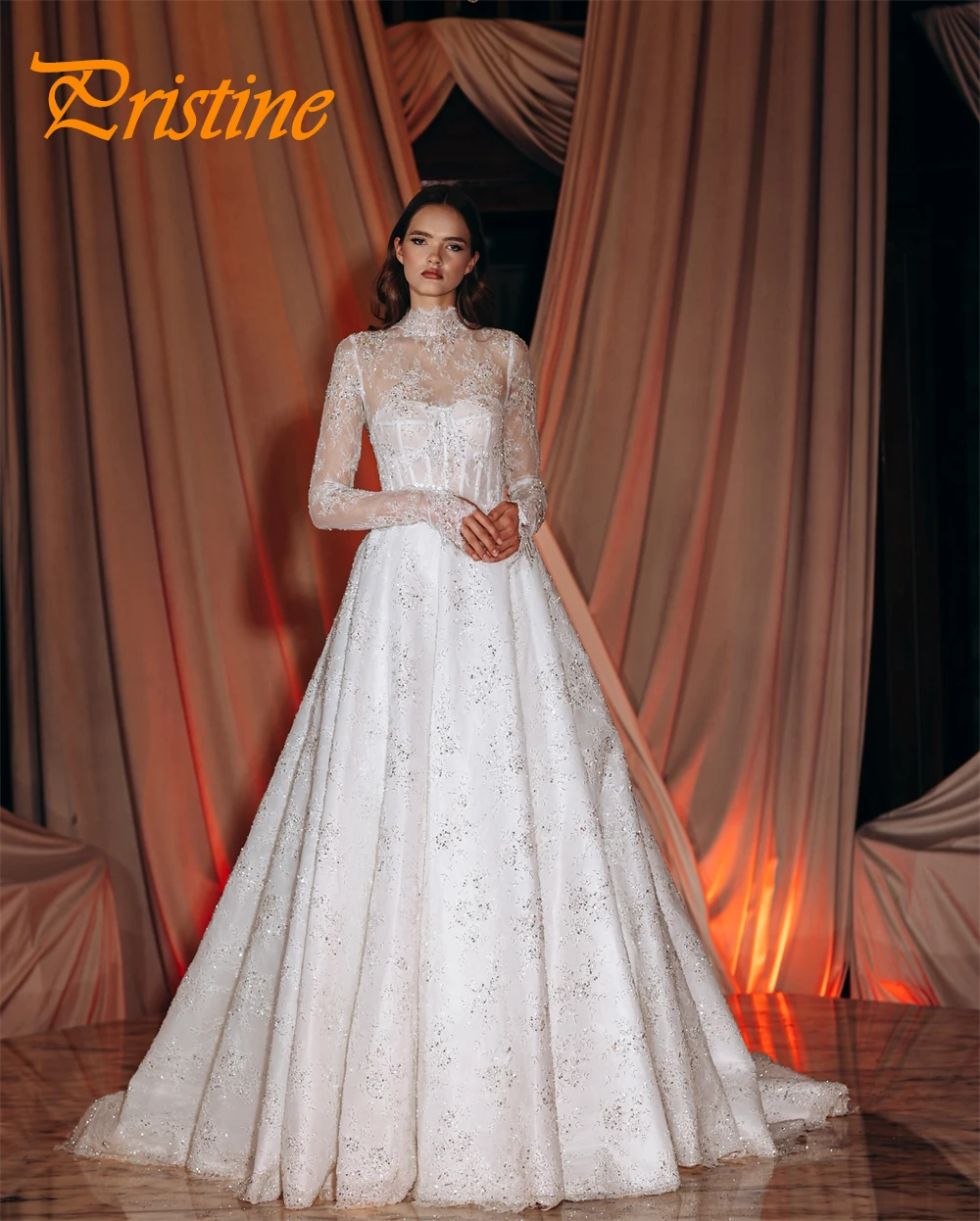 Abito da sposa elegante personalizzato in organza bianca formale O-Collo maniche lunghe Abiti da sposa Boho A-Line Cappella Train Robe de mariée