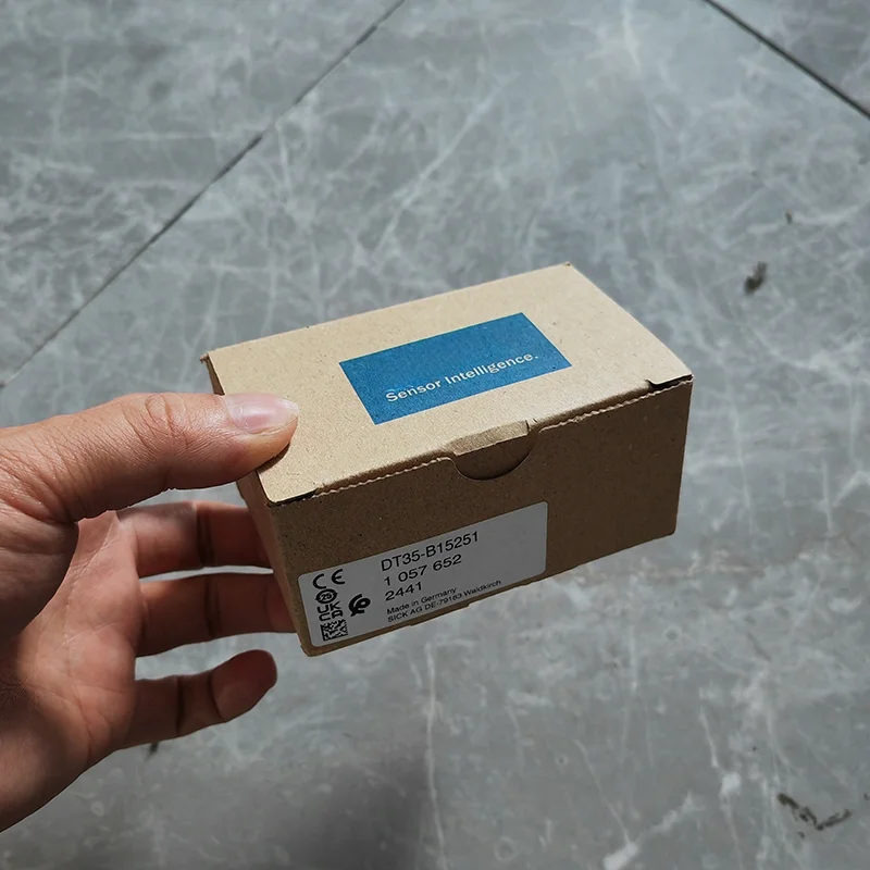 Совершенно новый оригинальный DT35-B15251 IME12-08NPSZC0K