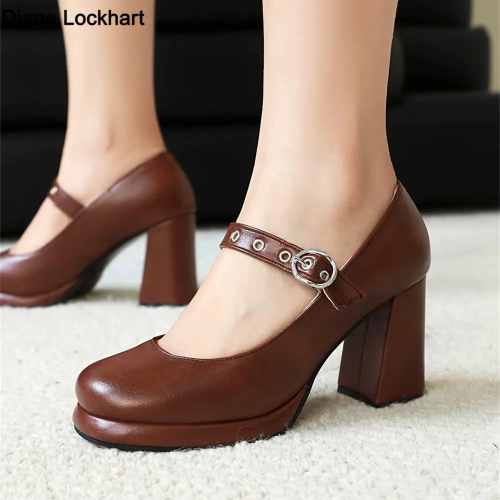 

Женские туфли-лодочки на платформе с круглым носком, толстый квадратный каблук 8,5 см, ремешок на щиколотке, пряжки из искусственной кожи, большой размер 32–43, черный, коричневый, новинка 2023 года