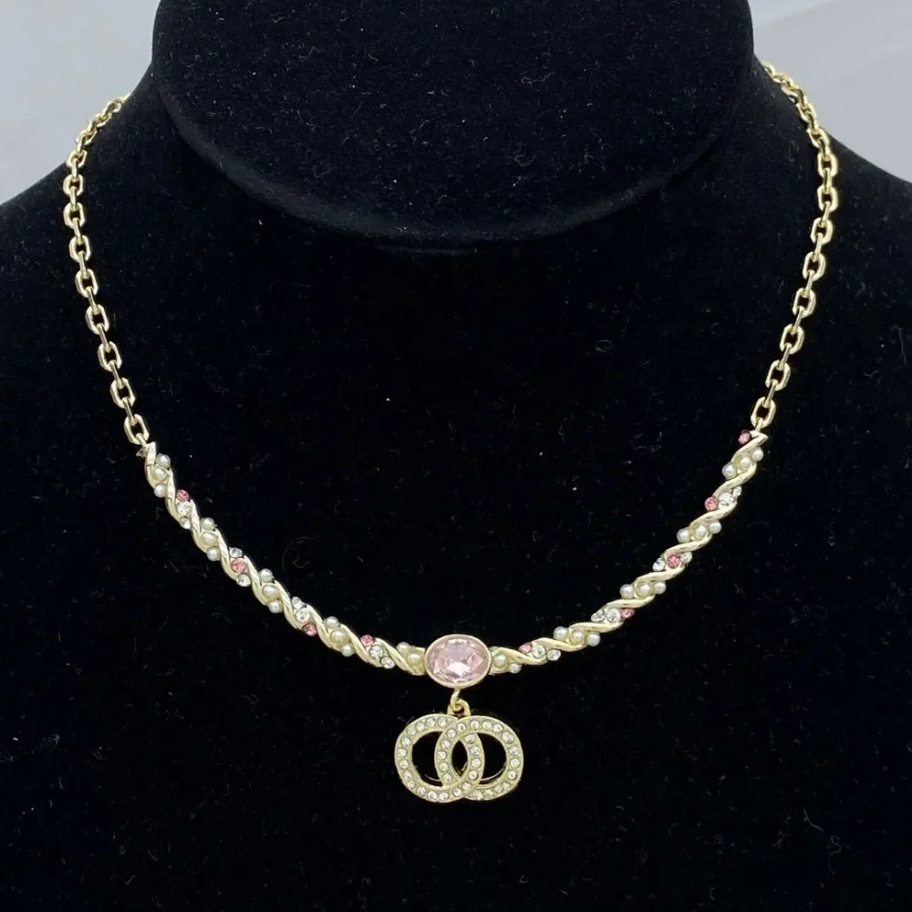 2025 قلادة جديدة، قلادة على شكل حرف الحب قلادة الموضة #1