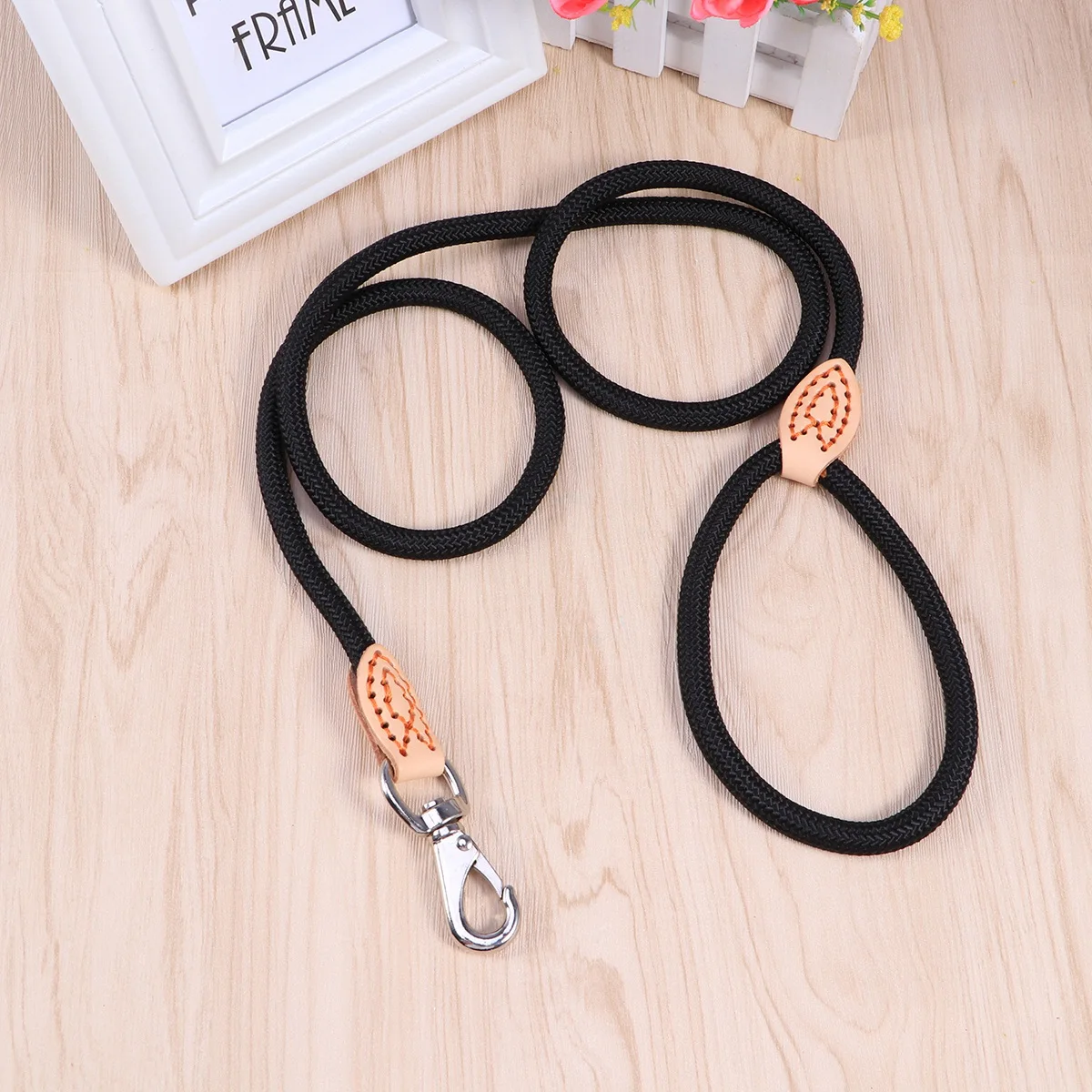 

Heavy Duty Pet Dog Rope Leash Strong Nylon Training Leash Climbing Rope Handle Sturdy Metal Clasp 1Cm X 1.25M Black