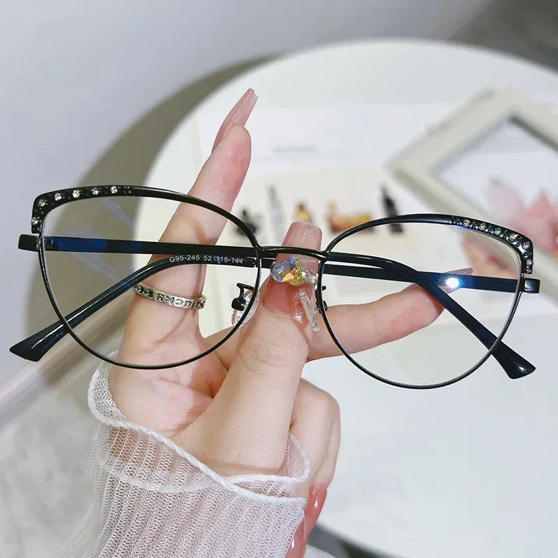 New Cat Eye Diamond Metal Glasses Frame Myopia Frames Optical Eye Glasses Fashionable and Elegant Anti Blue Light Flat Glasses