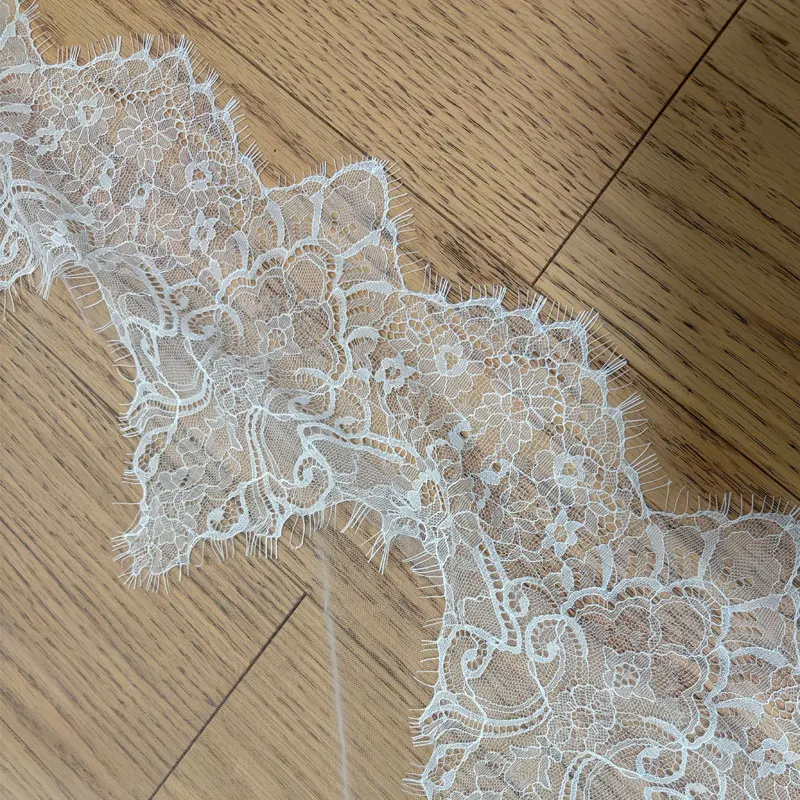 Real Photo 3M One Layer Wedding Veil With Comb Soft Eyelash Lace Edge Bridal Veils Appliqued Cathedral Bride Headwear Custom image 6