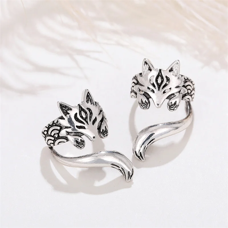 Huitan Vintage Fox-shaped Ear Cuff Earrings for Women Antique Silver Color Creative Clip Earrings Daily Wear Versatile Jewelry