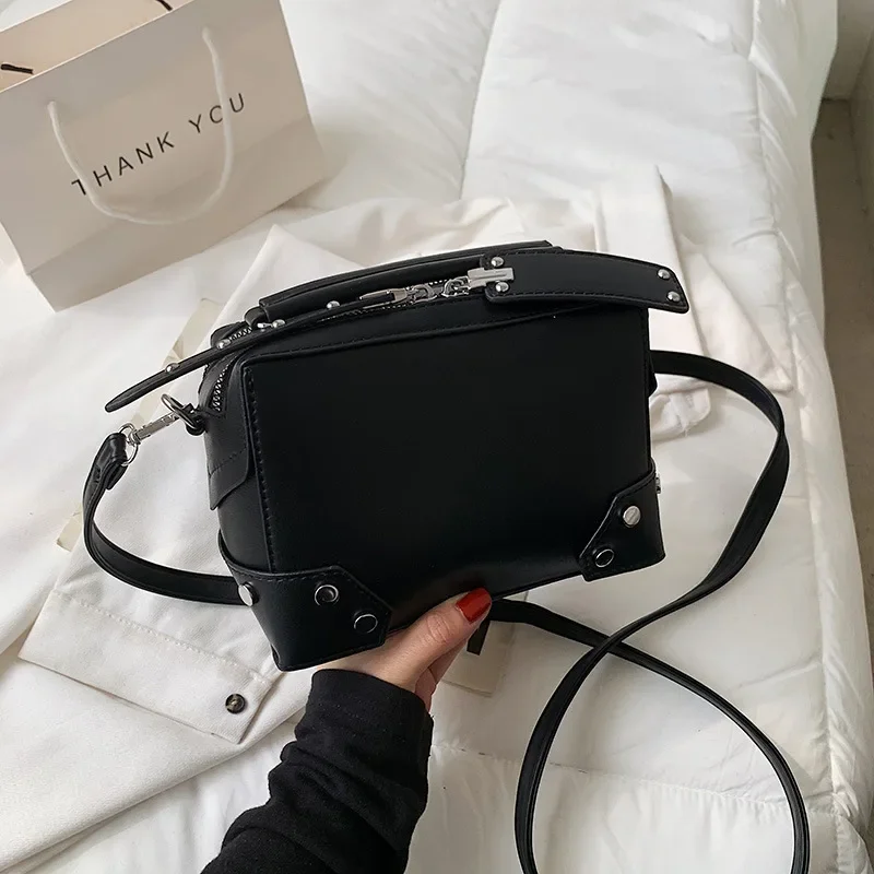 New fashion rivet bag women net red shoulder bag fashion solid color messenger bag cross-border small bag women image 2