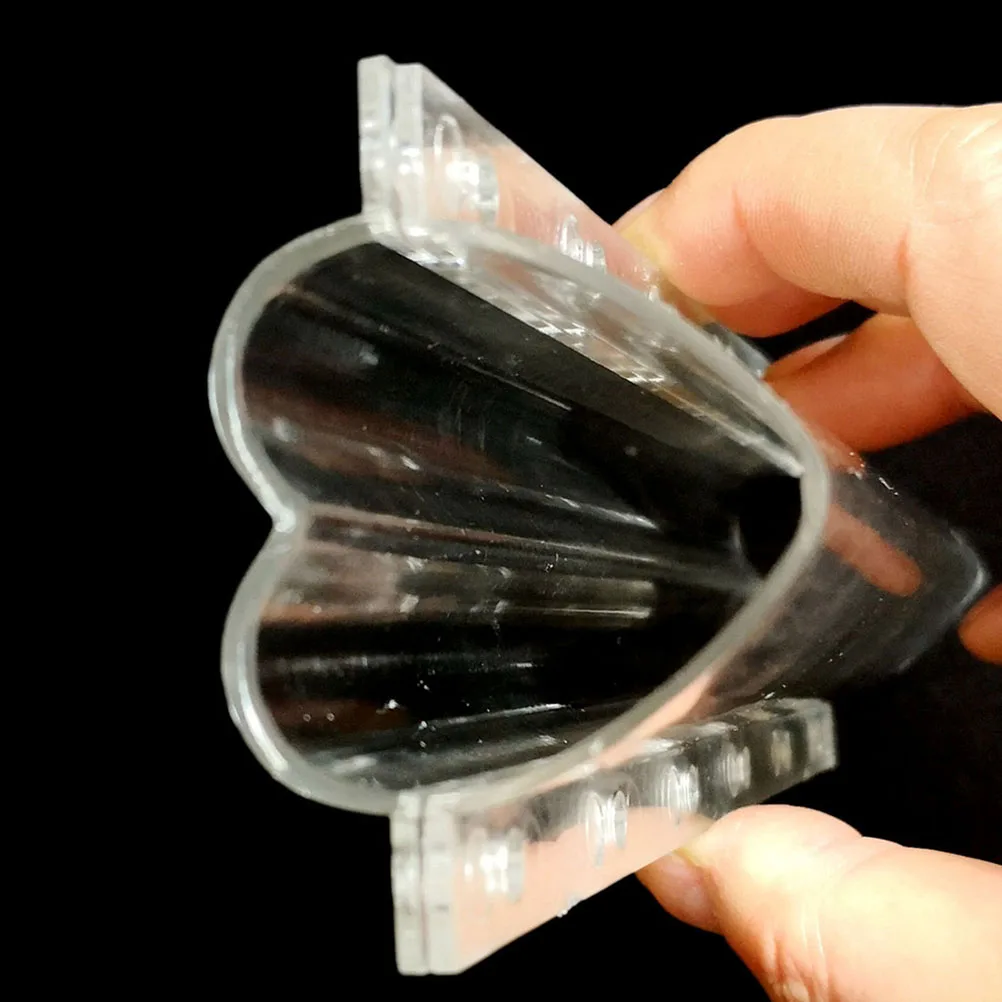 

2pcs Fruit Vegetable Shaping Molds Plastic Cucumber Growing Tools Heart Star Shape Transparent Molds Garden Yard Planting