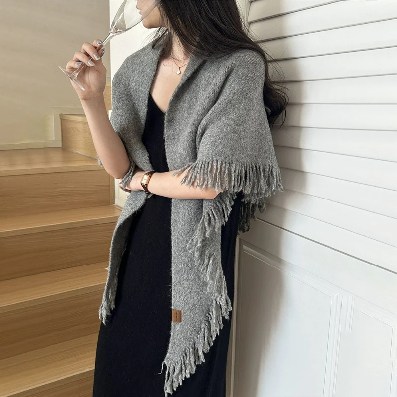 Fashion Classic New Triangle Scarf Women Warm Tassel Versatile Muffler Women Knitted Imitation Cashmere Chic Soft Shawl Ladies