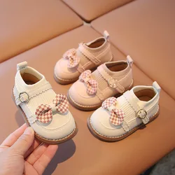 Baotou-Chaussures en cuir à semelle souple pour enfants, chaussures de princesse à nœud, chaussures de marche pour bébé, petites filles, dessin animé, printemps, nouveau, 2023