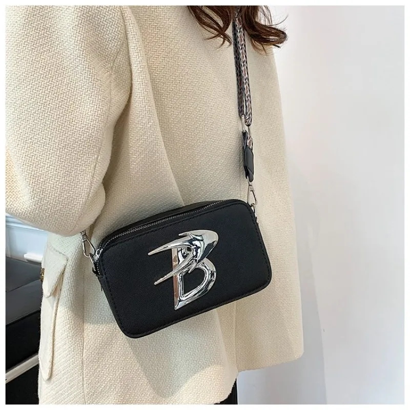 

Minimalist Vintage Shoulder Bag French Style Tote 2025 High-end Gift Office Business Handbag Essential Women's