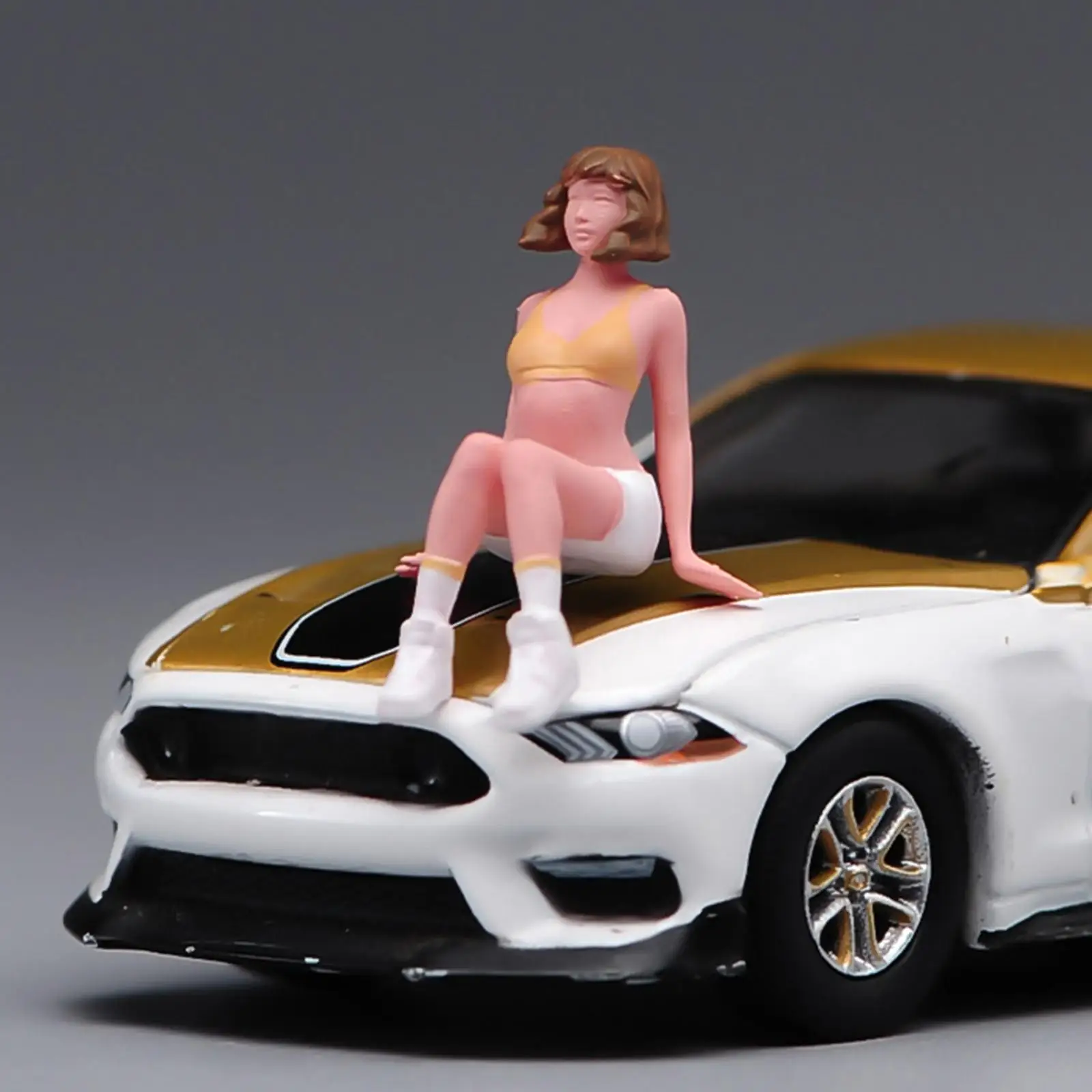 

Миниатюрная фигурка девочки в масштабе 1:64 для диорам, декора автомобильных сцен, миниатюрных сценок, сказочных садов и настольных украшений