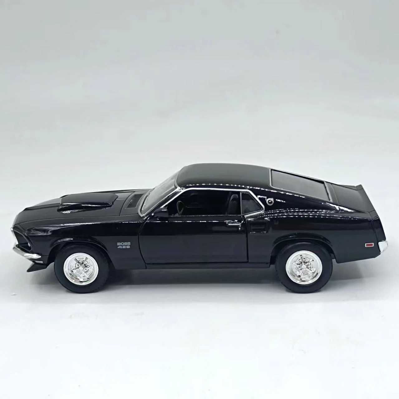 Diecast Welly Maßstab 1:24 Willy Ford Mustang Legierung Automodell Sammlerstück Spielzeug Geschenk Souvenir Display Ornament