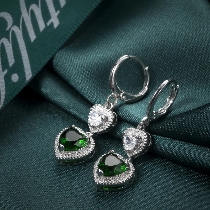 2026 New 2-piece Necklace and Earring Set, Stainless Steel Collarbone Chain, Palace Style, Emerald, Zircon, Heart-shaped Jewelry