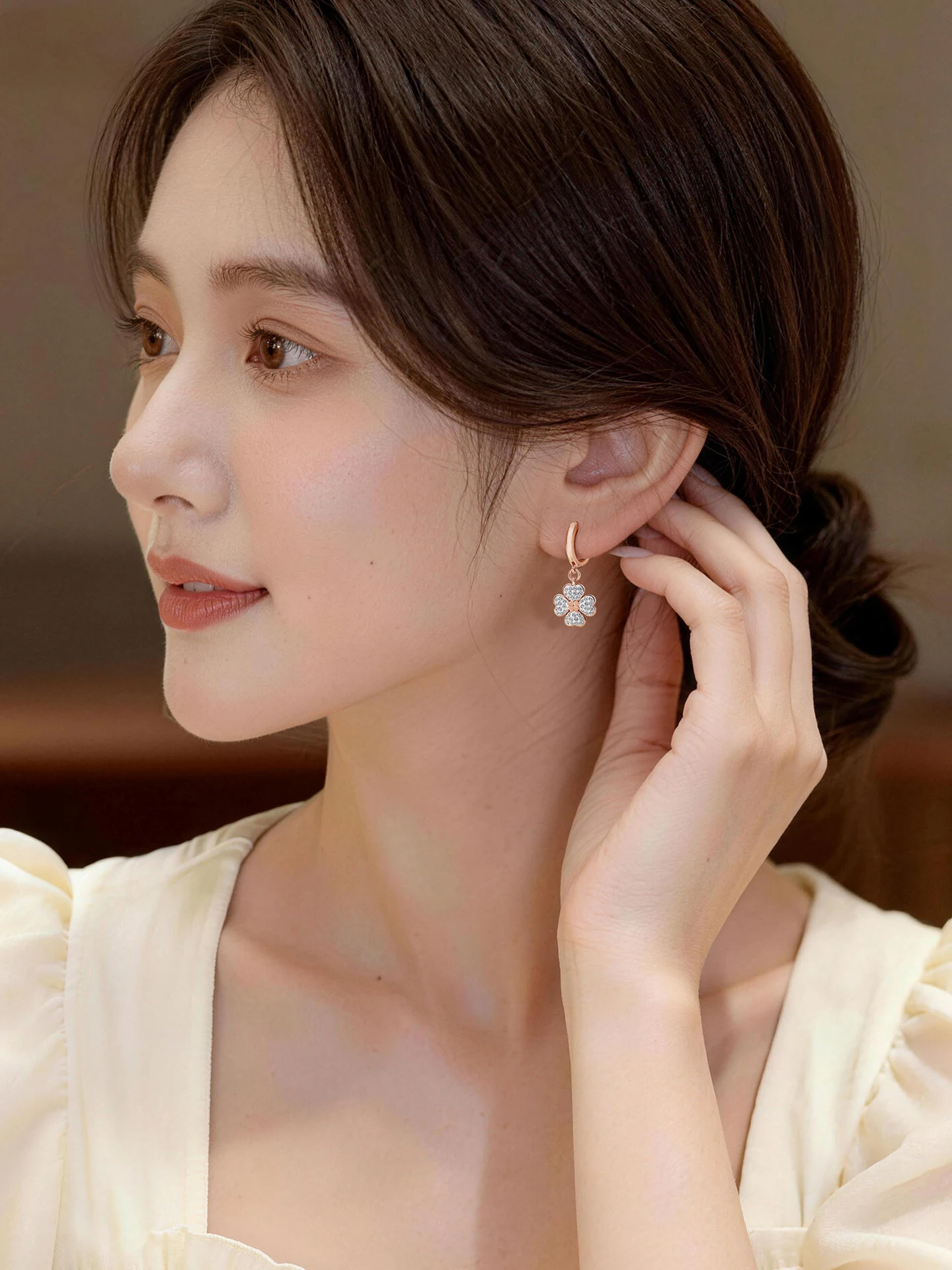 boucles-d'oreilles-en-or-rose-trefle-a-quatre-feuilles-pour-femme-style-petite-fragrance-manchettes-d'oreille-en-forme-de-cœur-boucles-d'oreilles-uniques-et-exquises-luxe-et-tendance