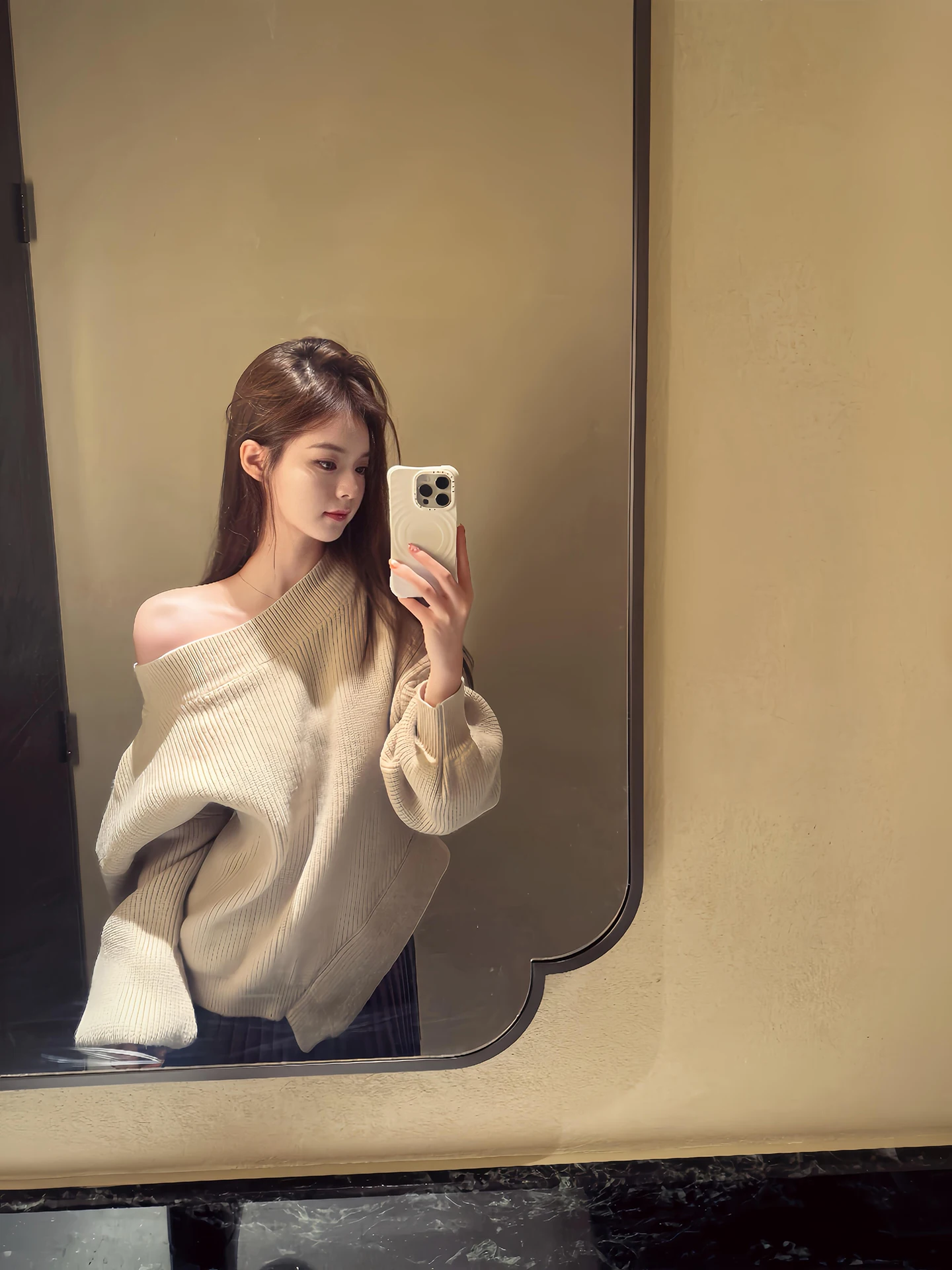 

Стильный вязаный свитер с открытыми плечами для женщин, свободный крой, длинный рукав, удобный, модный, зимний, повседневный, из мягкого материала