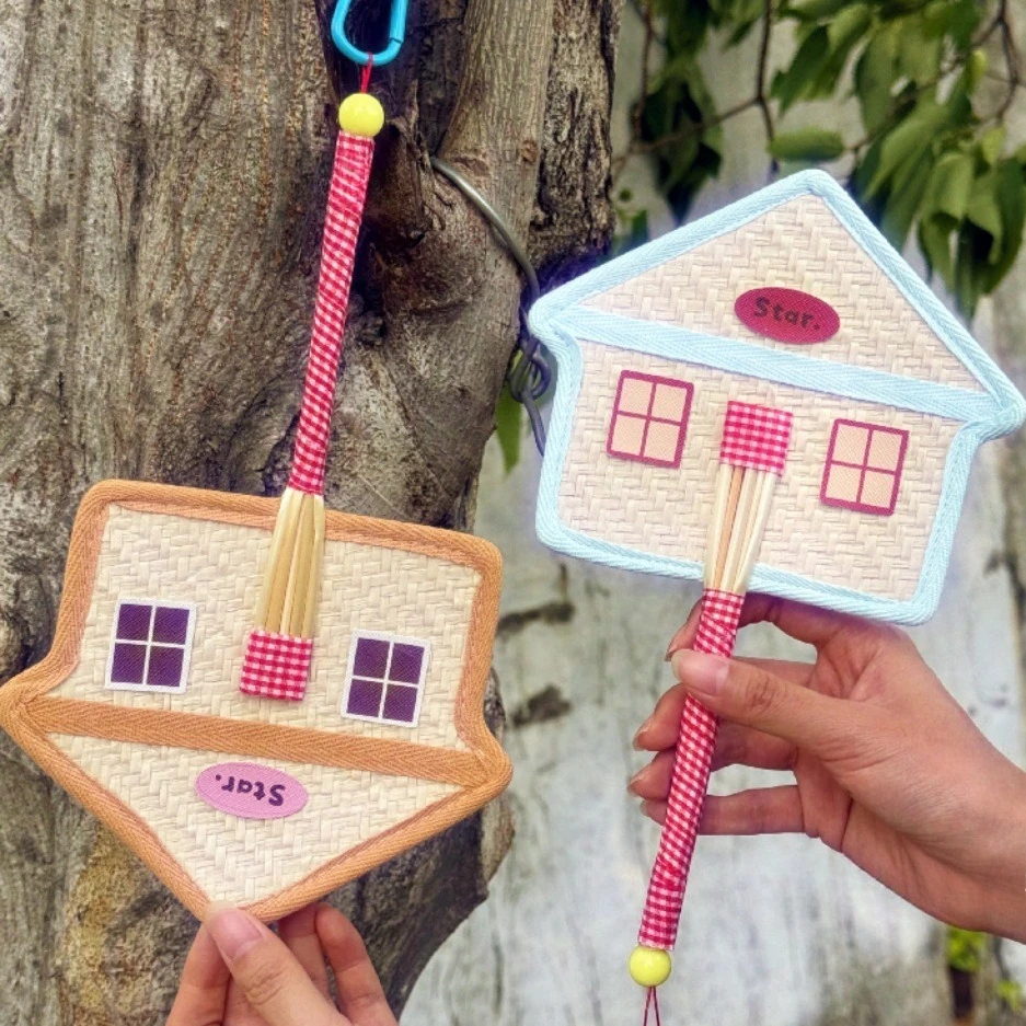 Colorful Cartoon House Handwoven Fan – Portable Retro Summer Shaking Fan, Photo Prop & Bag Decoration for Beach/Picnic/Office