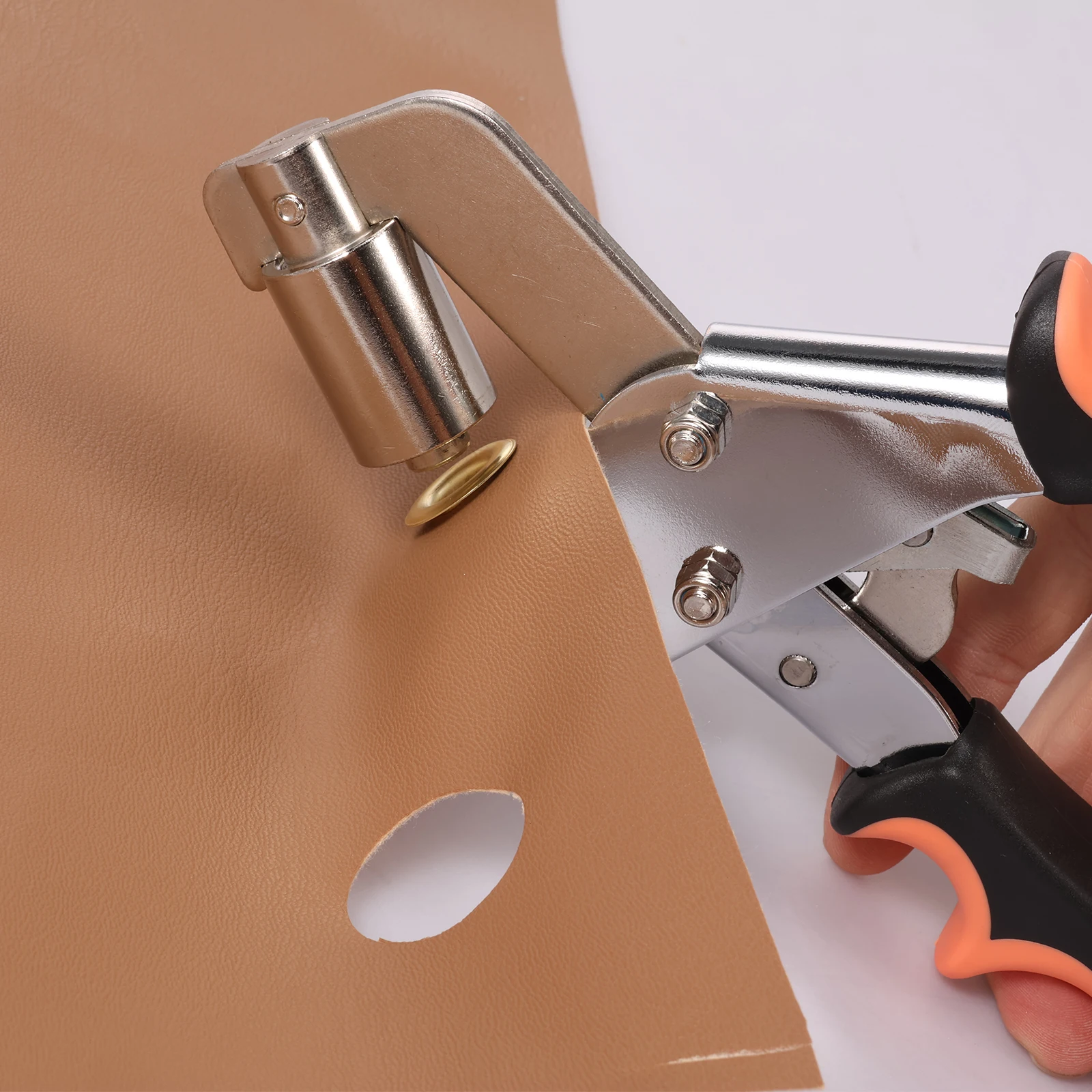 

Портативный набор инструментов для люверсов, магнитные ручные плоскогубцы для люверсов, набор ручных пресс для люверсов с 600 люверсами для холста, брезента, кожи