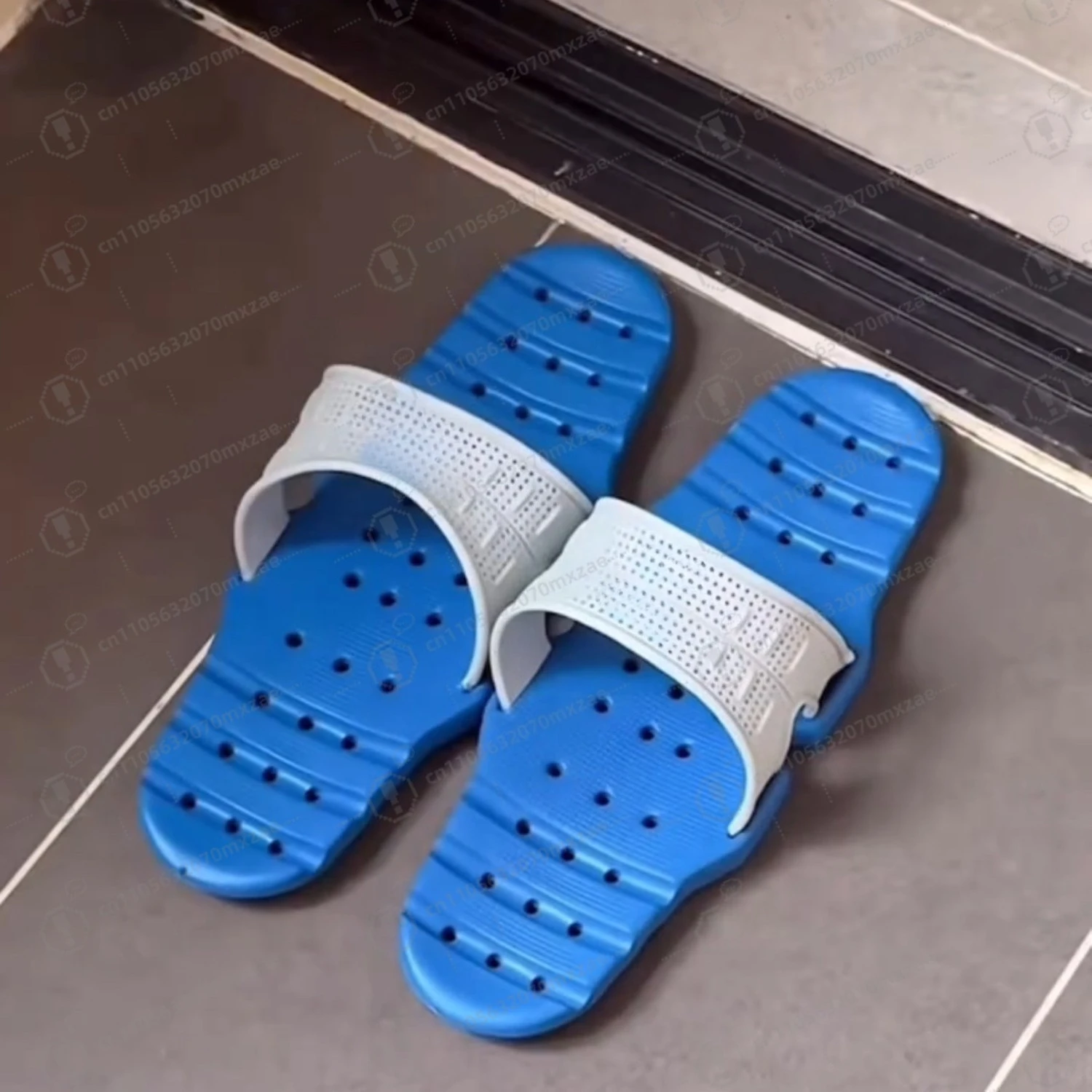 

Double-Sided Easy Wear Slippers,Lightweight Breathable Indoor Sandals,Soft Cushioned Comfort for Bathroom Bedroom Home Use