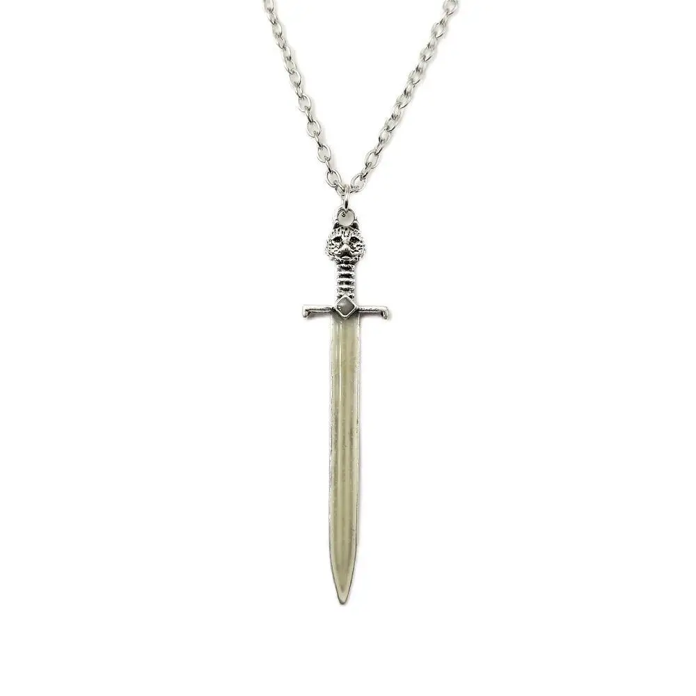 จี้ดาบเรืองแสงสไตล์วินเทจ สร้อยคอแฟชั่น เครื่องประดับนำเทรนด์จากจีน