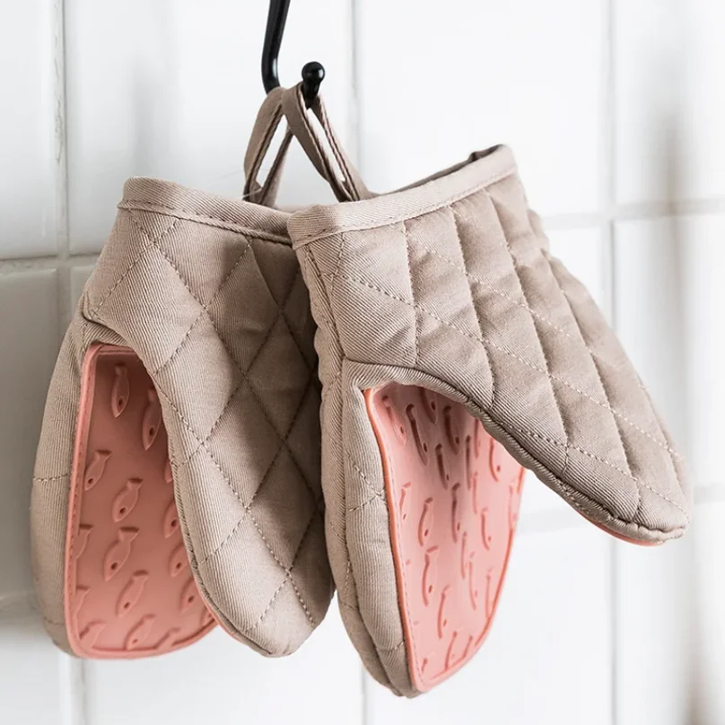 1PCS Fish Shaped Silicone Anti Scald Oven Gloves Kitchen Silicone Gloves Tray Dish Holder Oven Gloves Multi-purpose Gloves