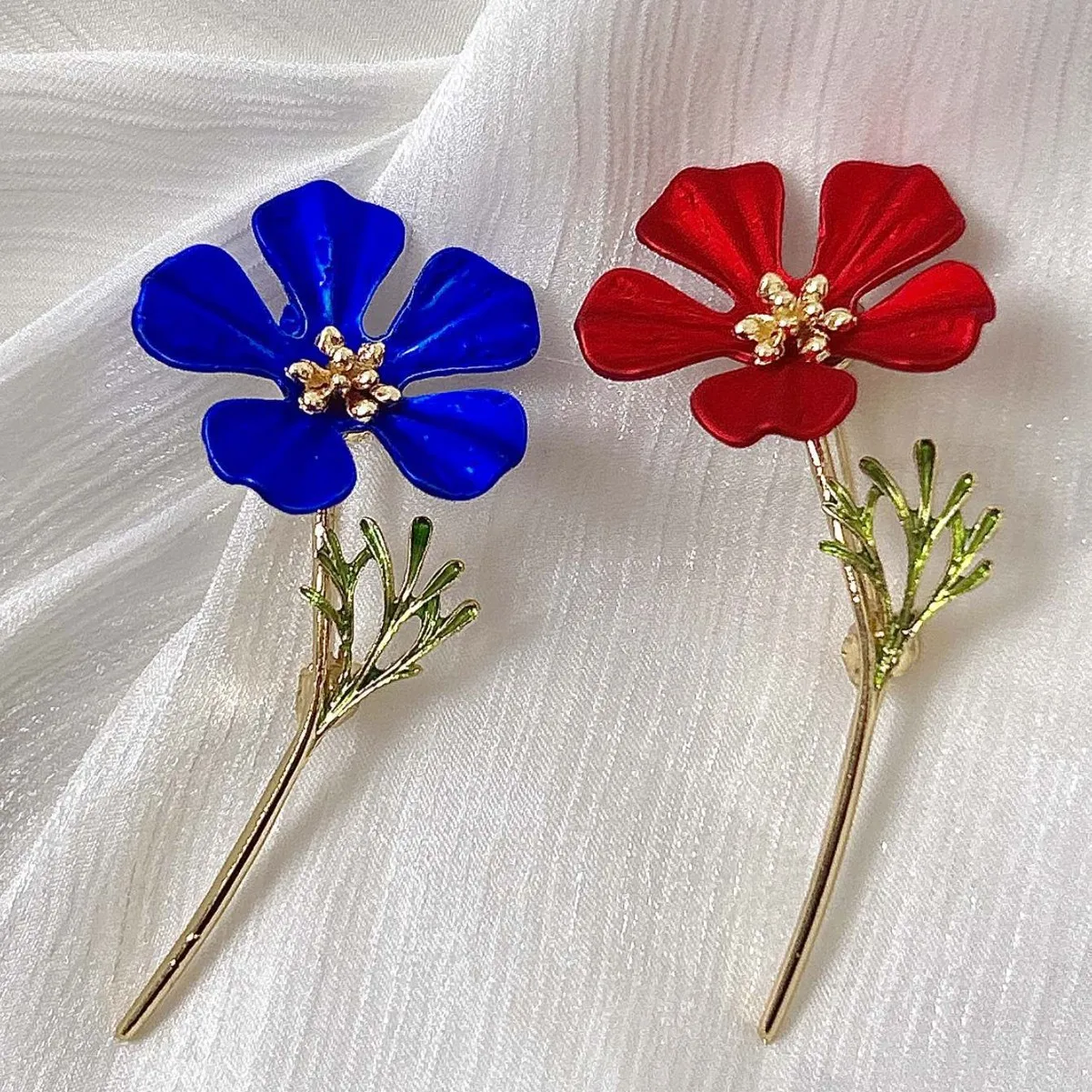 Elegant alloy enamel flower brooch