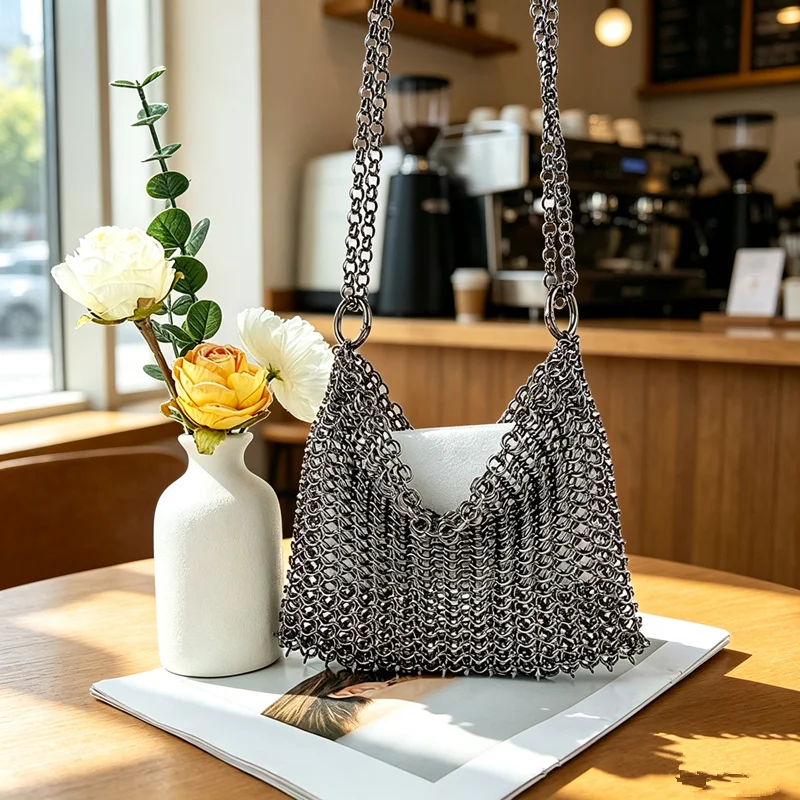 Designers Luxury Bags Women's Bag Hand Woven Metal Small Iron Ring Hollow Tote Bag Travel Banquet Handbag Women Crossbody Bags