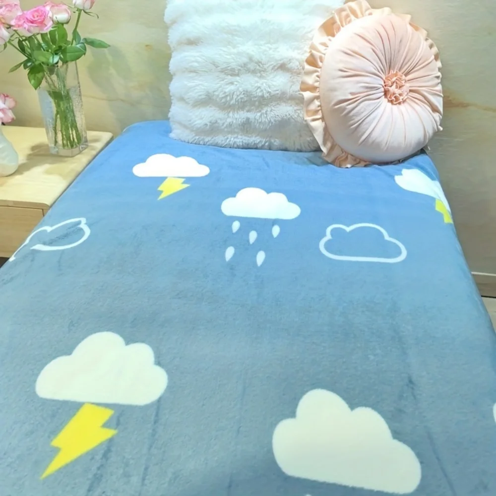 Soft Flannel Throw Blanket Cloud Lightning Rain Pattern Print Warm Plush Cover for Single Bed Bedroom Casual Daily Household