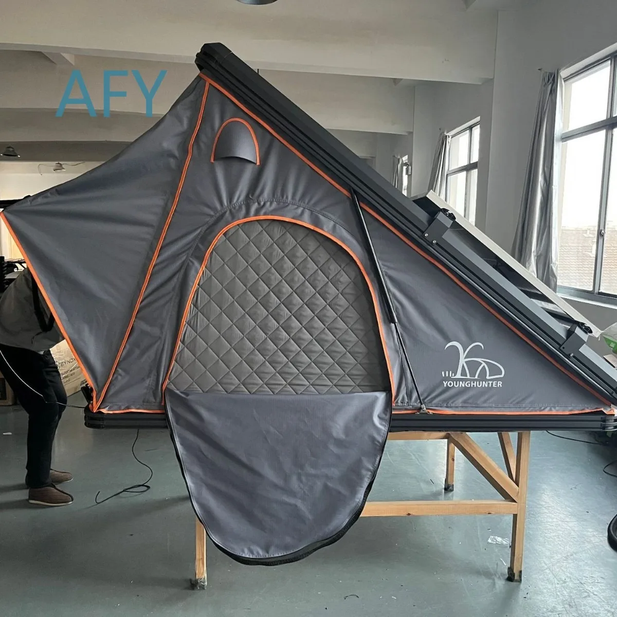 Fully automatic hydraulic hard top aluminum alloy roof tent with installation solar photovoltaic version one-click