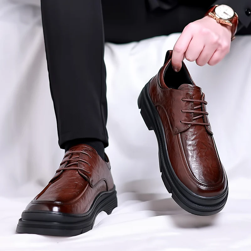 Men Dress Shoes lace up oxfords Patent Leather Luxury Fashion Groom Wedding Shoes Men outdoor italian style Oxford Shoes men