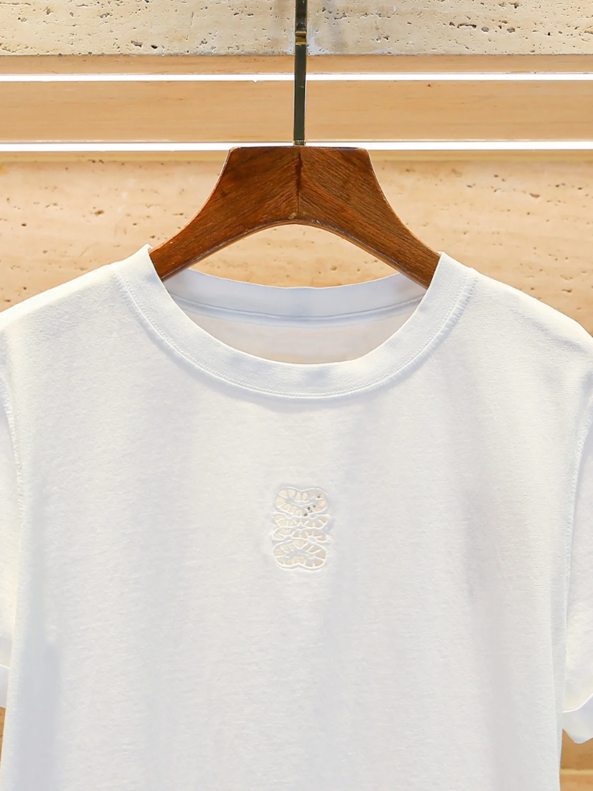 Ele brodé haut décontracté polyvalent évider T-shirt femme Faion printemps été Polyester rond Ne ort Sve