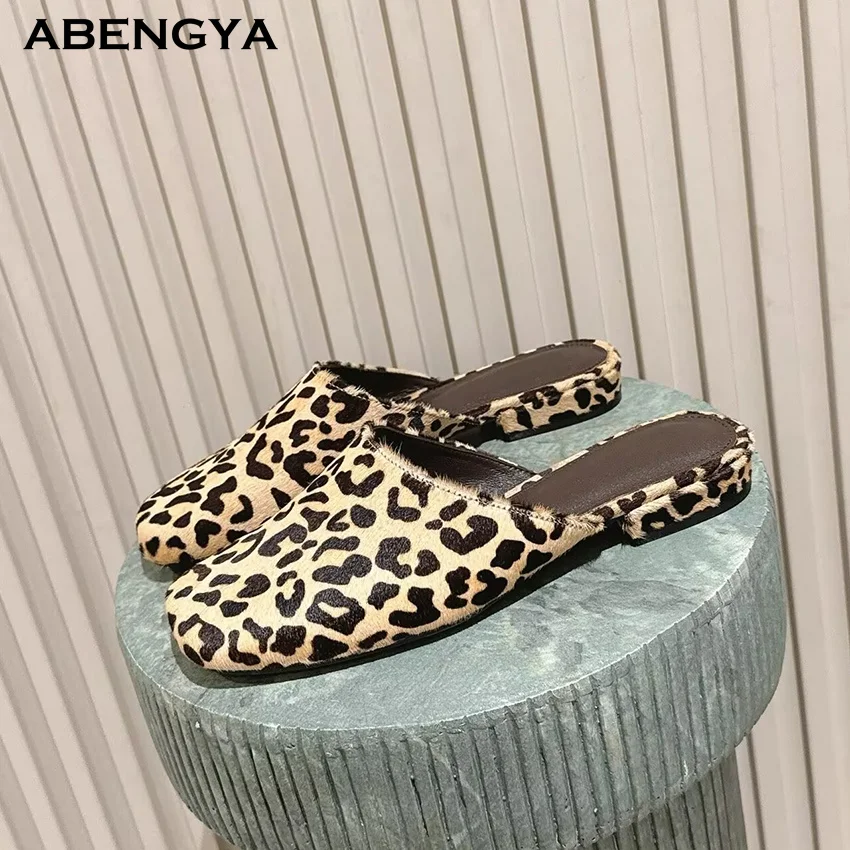 

Новые дизайнерские женские шлепанцы из конского волоса с закрытым носком, кожаные мюли, летние повседневные туфли для вечеринок, женские полутапочки