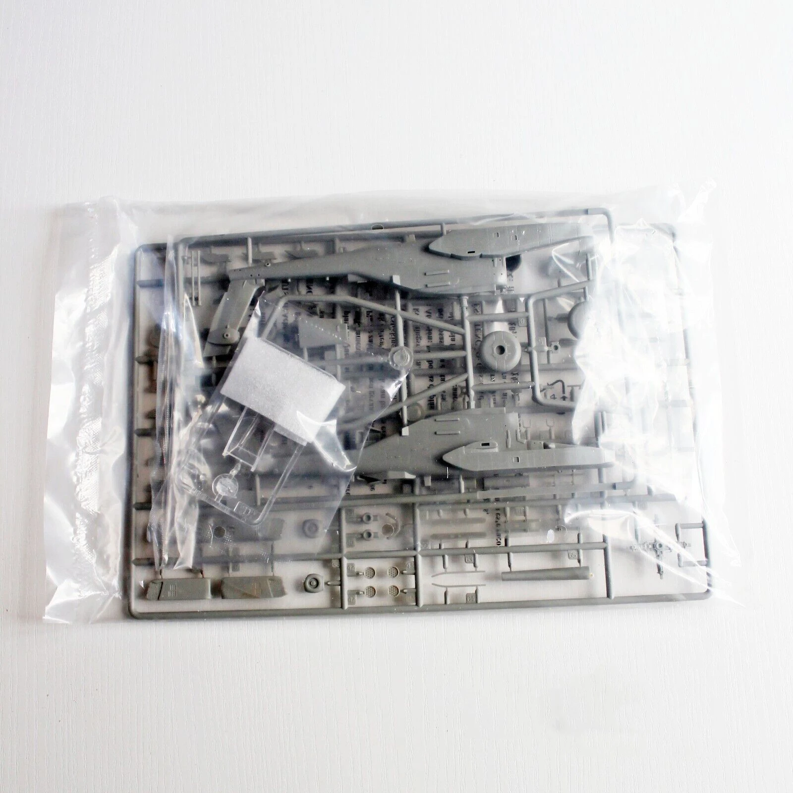 Hobbyboss 87219 1/72 US AH-64D Apache Longbow Helicóptero Armado Brinquedo Colecionável Militar Kit de Modelo de Construção de Montagem de Plástico