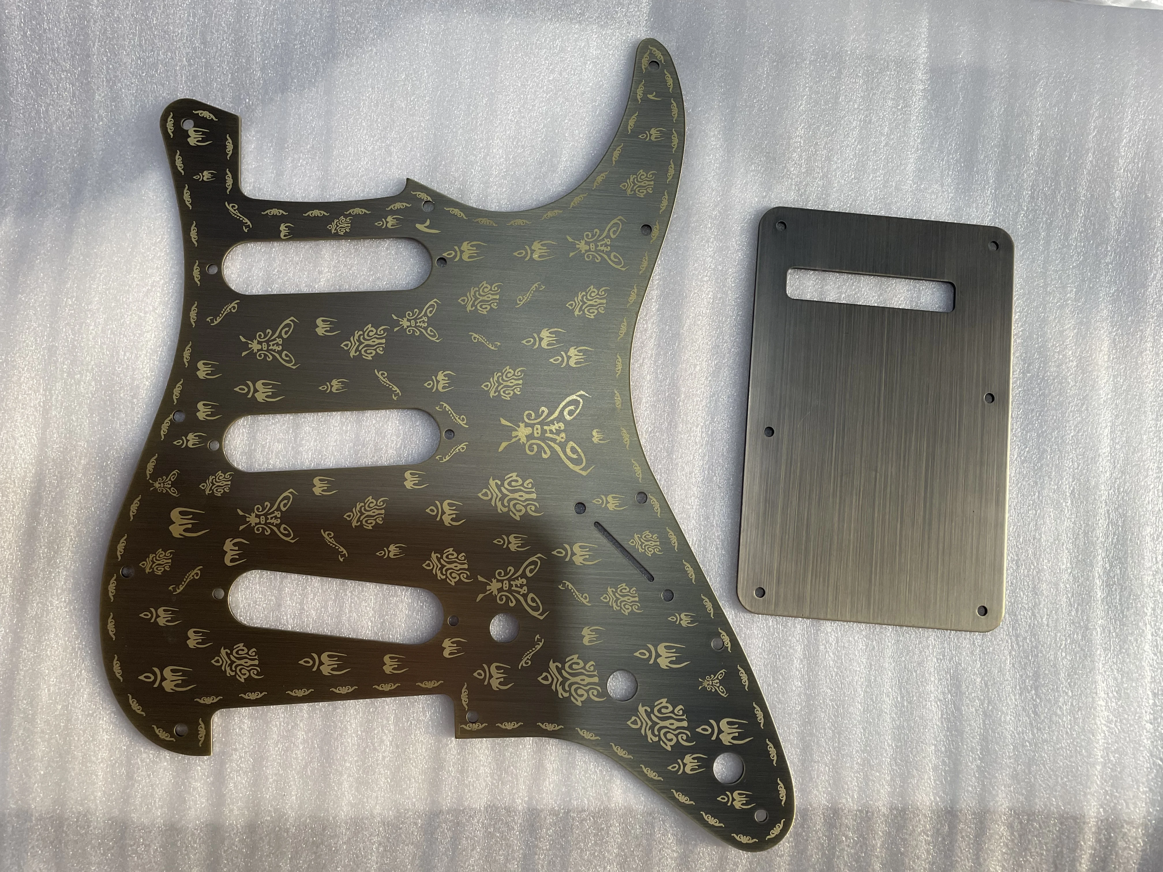 A Set High Quality Printed Pattern Electric Guitar Pickguard Stainless Steel SSS 11 Holes 3 Ply Single Coil Pickguard Parts