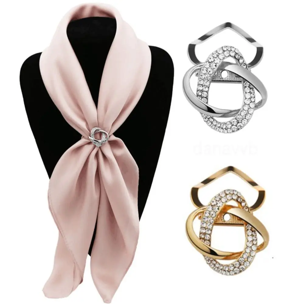 Trendy Vintage Rhinestone Flower Scarf Buckle Pearl Crystal Scarf Ring Women Hollow Scarves Buckle Brooch Jewelry Accesories