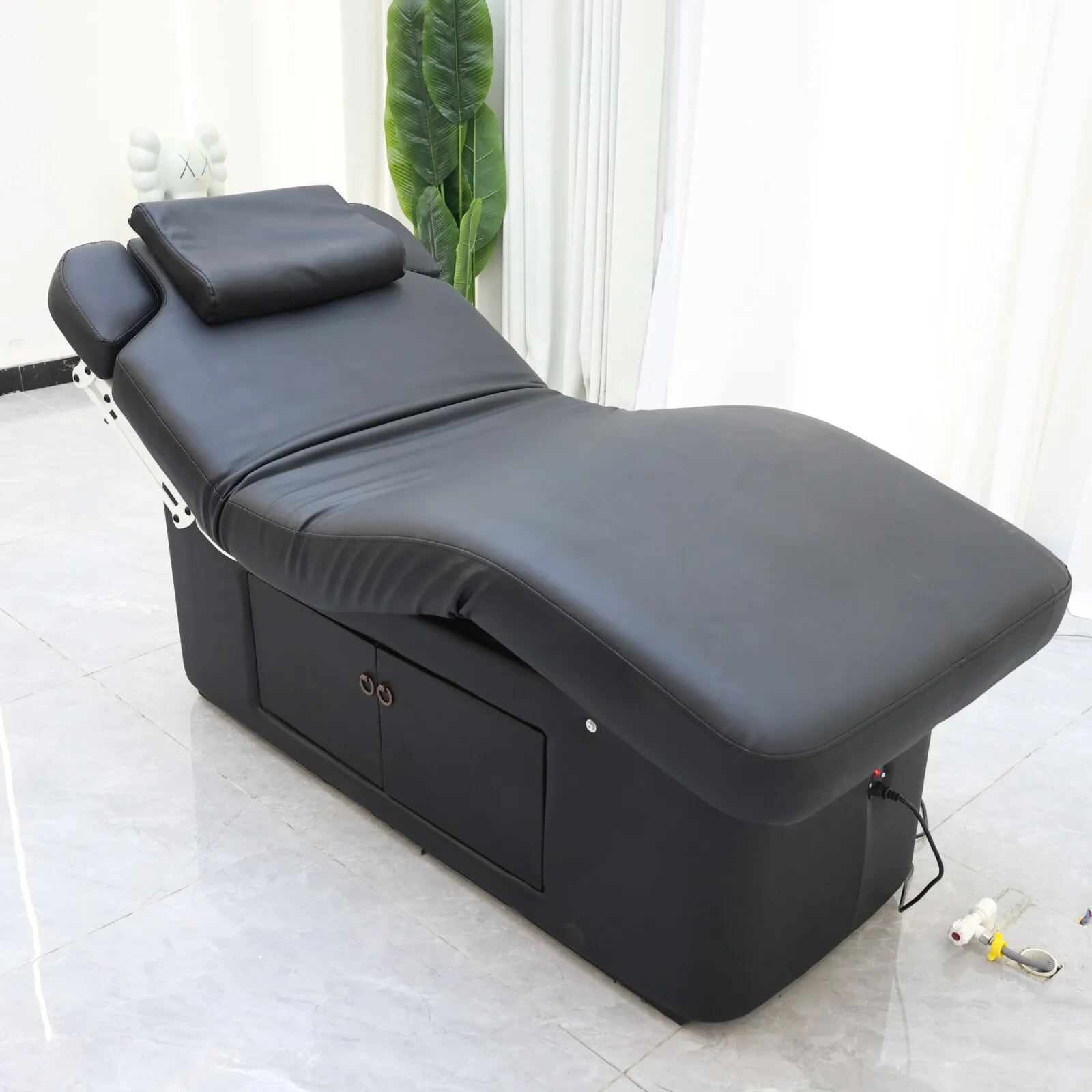 Beauty Bed for Beauty Salon Beauty Care, Massage Bed, Service Industry Store Commercial Beds, Customizable Salon Furniture