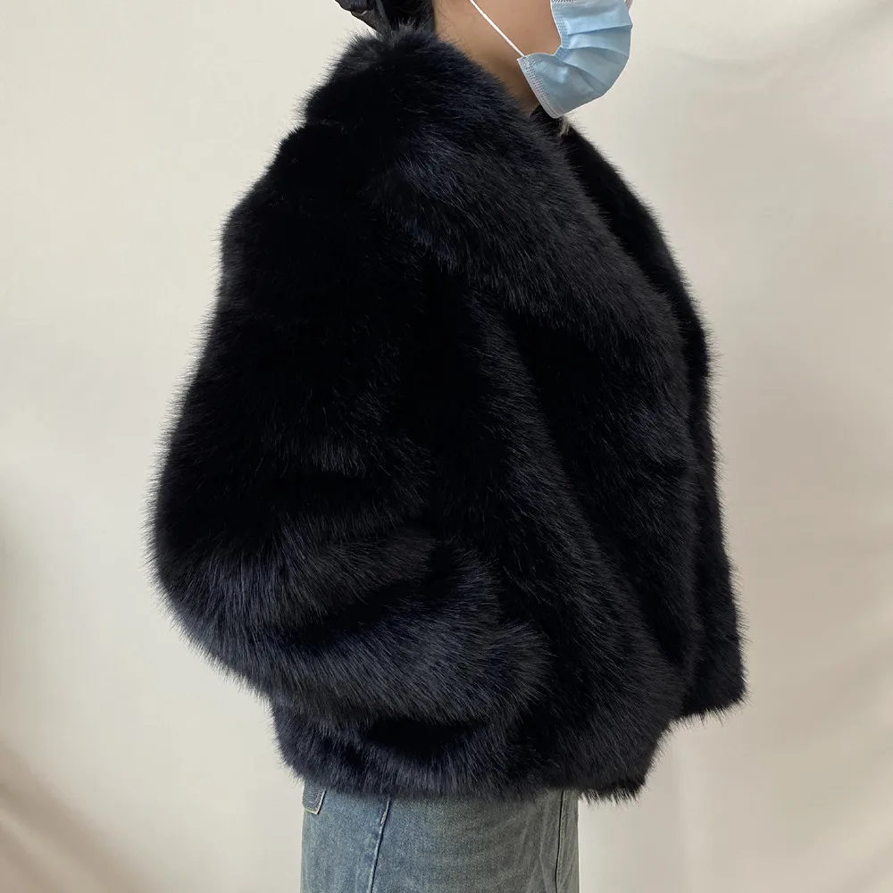 Women's Plus Size Winter Fur Coat Fox Large Lapel Loose Short Top Elegant Warmth for Cold Weather
