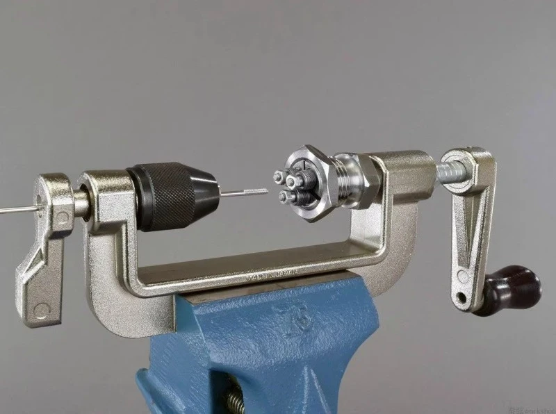 آلة فرك أسلاك الفولاذ للدراجة ذات مستوى المتجر HOZAN C-702