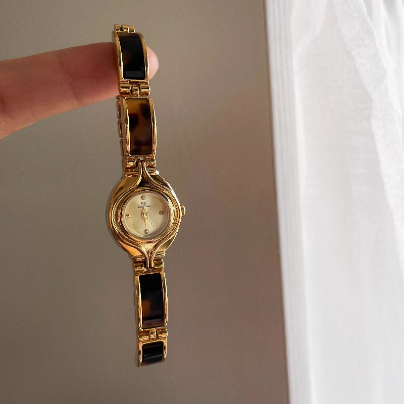 Waterproof 2025 quartz watch birthday gift classic trend women's watch elegant and simple