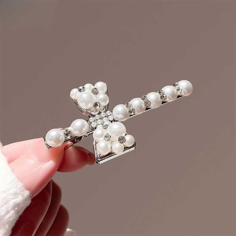 

Роскошная заколка для волос с жемчугом и бантом, женская, элегантная, с акцентами из страз, модный аксессуар, стильный, изящный, новый головной убор для повседневных и кэжуал образов