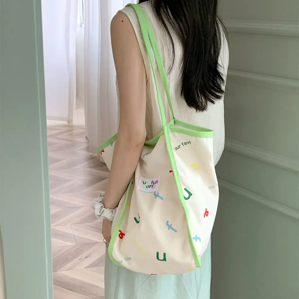

Многоразовая повседневная шикарная сумка-хобо, легкая сумка для покупок с буквами и героями мультфильмов, большая вместительная портативная сумка-корзина цвета допамина, дорожная сумка