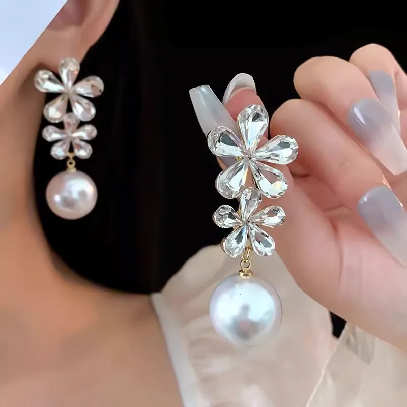 2024 New Big White Flower Imitation Pearl Zircon Crystal Earrings Women Luxury Inlaid Sparkling  Fashion Wedding Jewelry Gifts