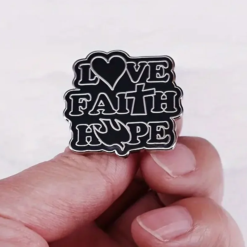 

'Love Faith Hope' Heart Badge For Men, Cute Brooch For Backpack Cloths Hats