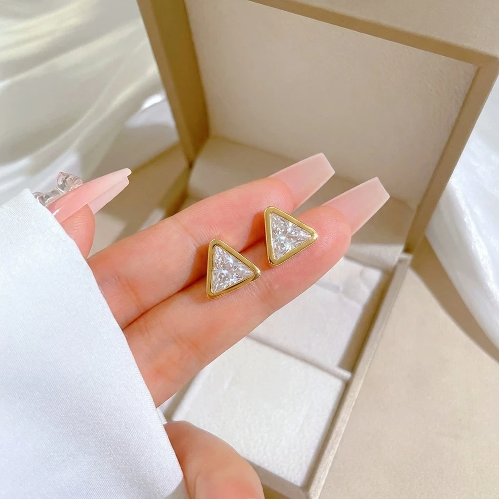 Minimalistische Edelstahl Geometrische Kleine Ohrstecker für Frauen Vergoldete Quadratische Zirkonia-Ohrringe Täglicher Schmuck – Detail 4