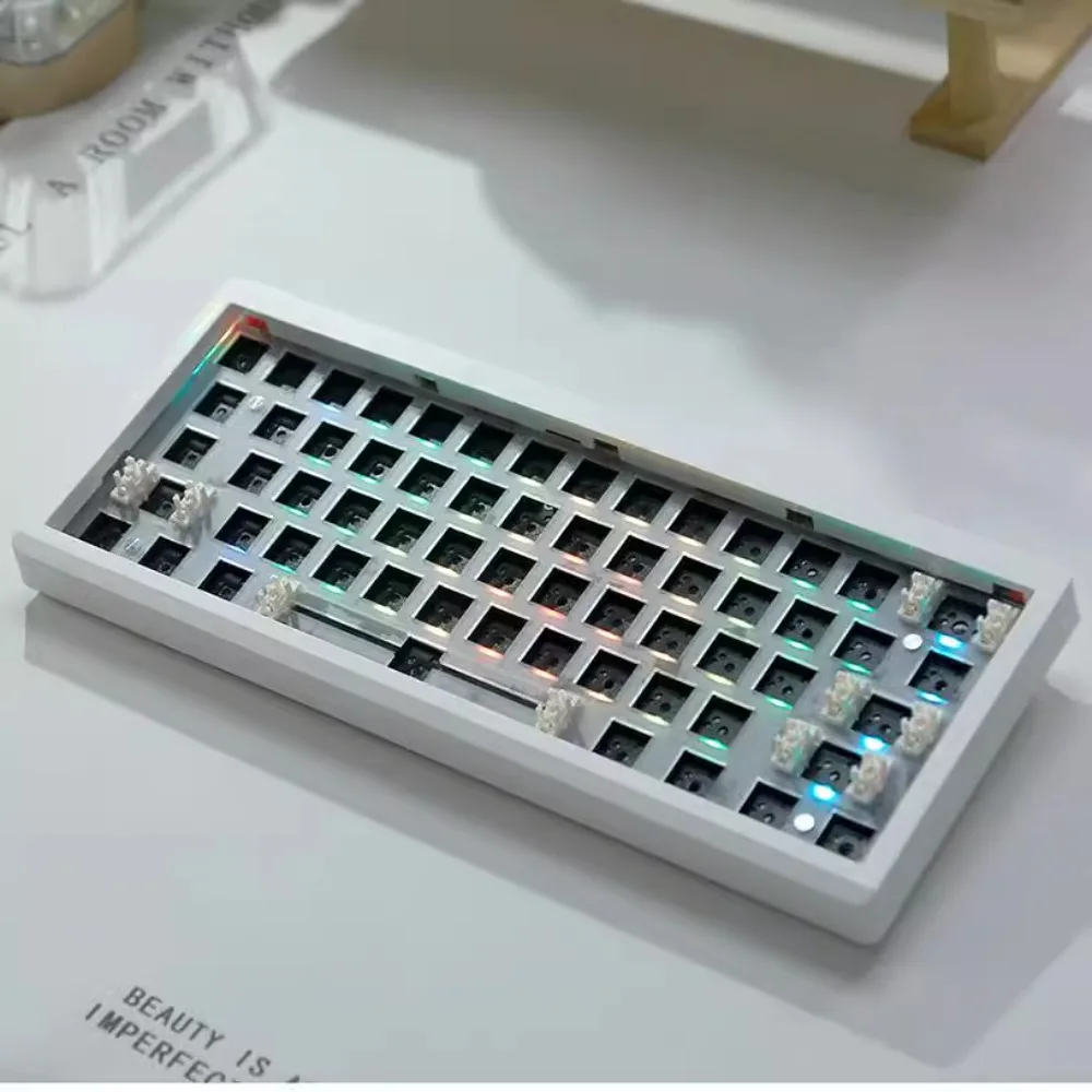 

ZUOYA GMK61 комплект механической клавиатуры на заказ, беспроводная Bluetooth 2,4 г RGB прокладка с возможностью горячей замены, игровой чип, игровая клавиатура для киберспорта, подарок