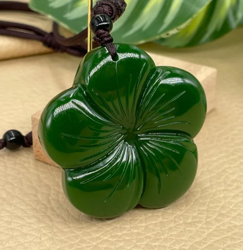 

Natural Green Chinese Jade Clover Pentagonal Flower Pendant Necklace Fashion Accessories Charm Jewelry Carved Amulet Gifts Women