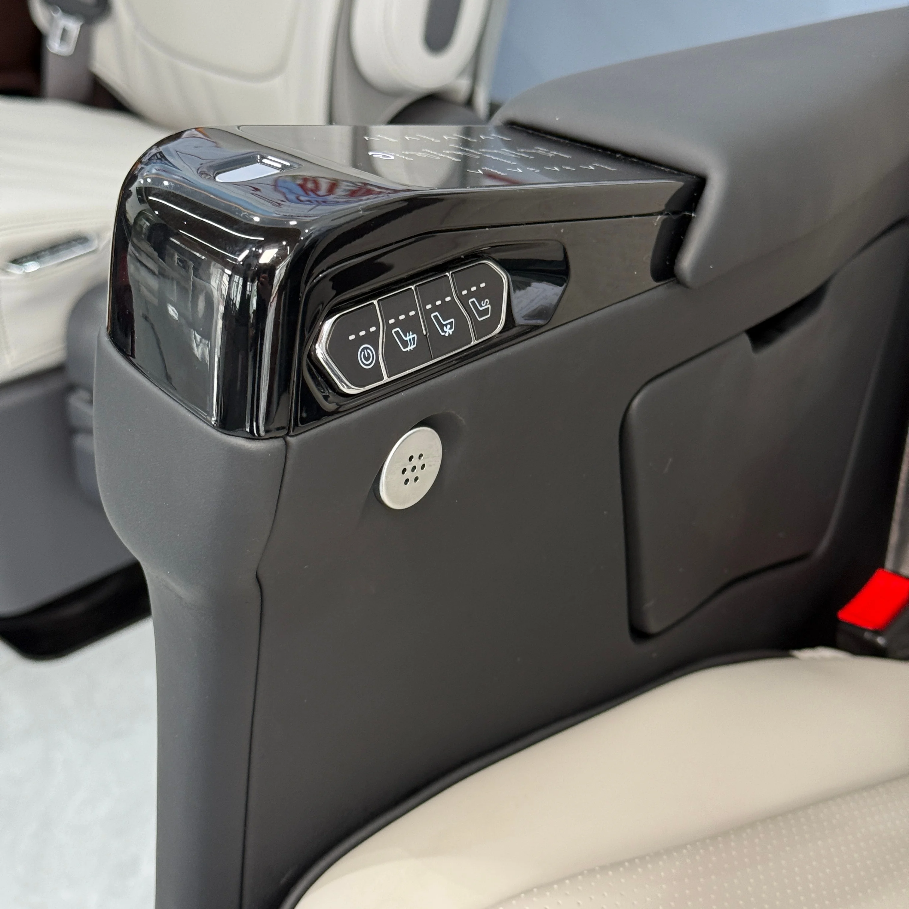 High-End Luxury Leather Waterproof Custom Aero Modified Car Seat for Vehicle Modifications