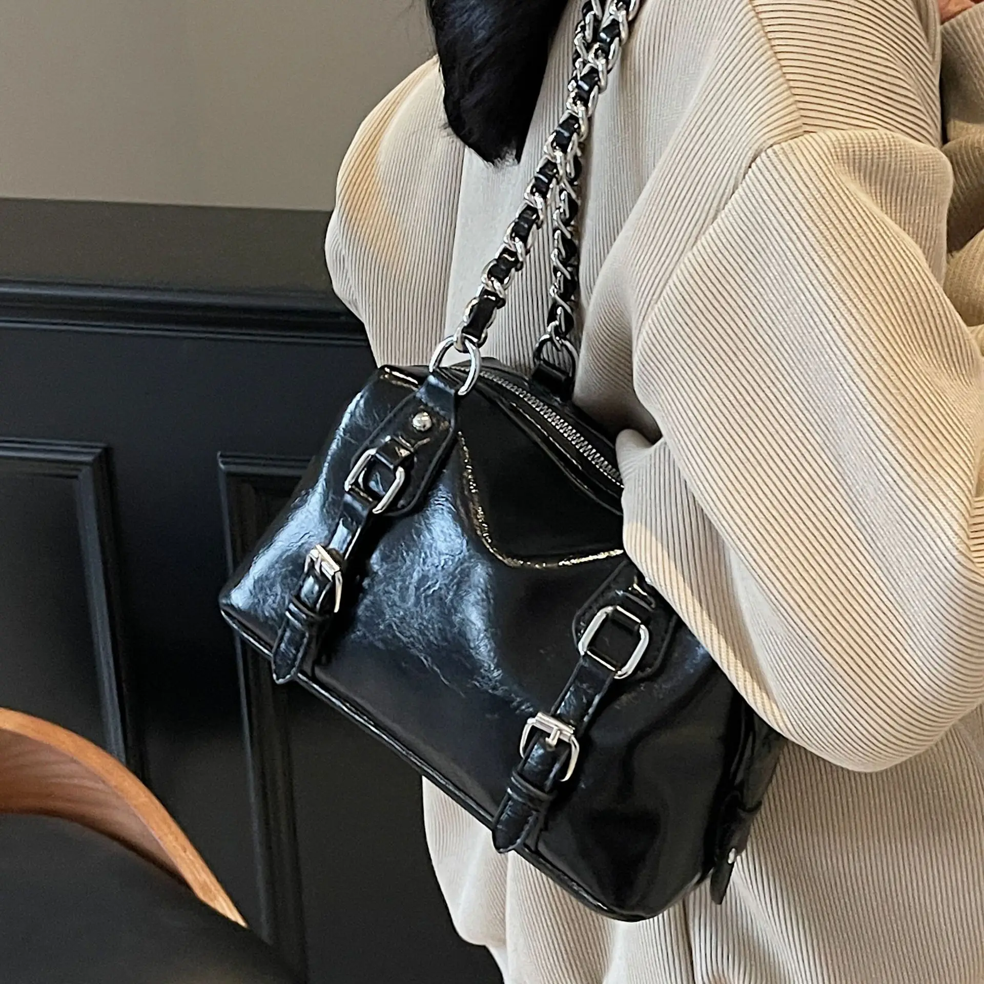 

Fresh! Women's Versatile Retro & Casual Crossbody & Shoulder Bag - High-End Handheld Bag for Commuting