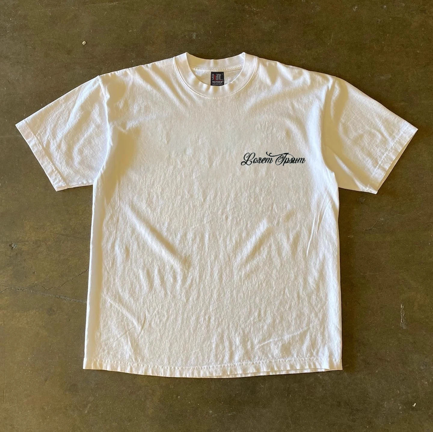 

Men's and women's short-sleeved T-shirts with short sleeves and loose minority letters for men and women.